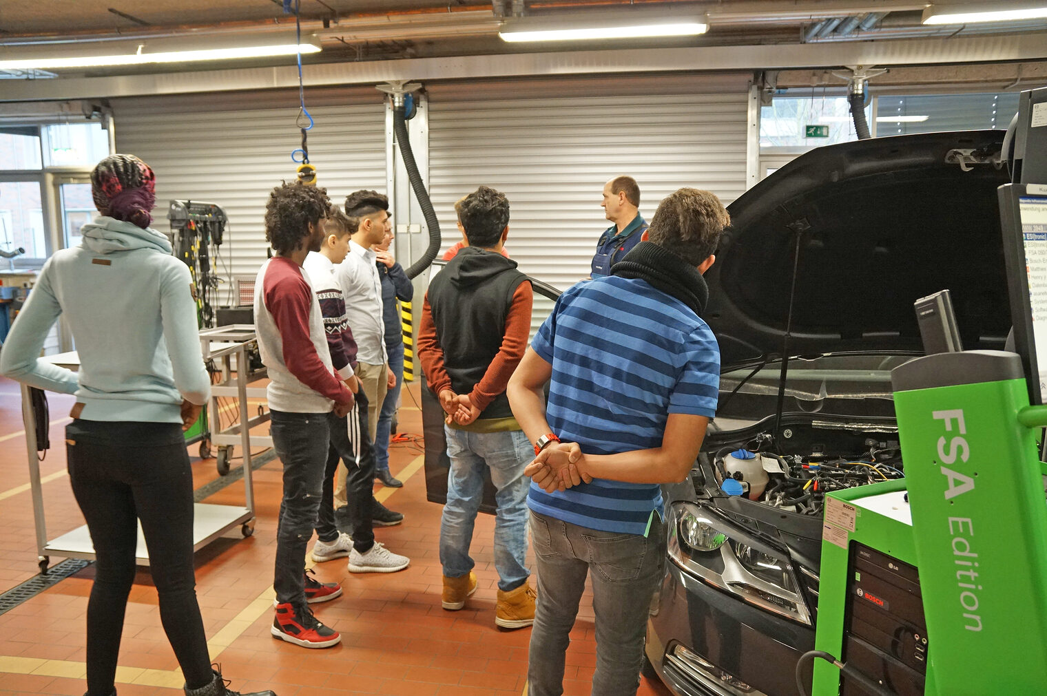 Besuch einer Klasse des berufsvorbereitenden Jahr aus Bad Doberan im Handwerkerbildungszentrum Rostock am 15. November 2017