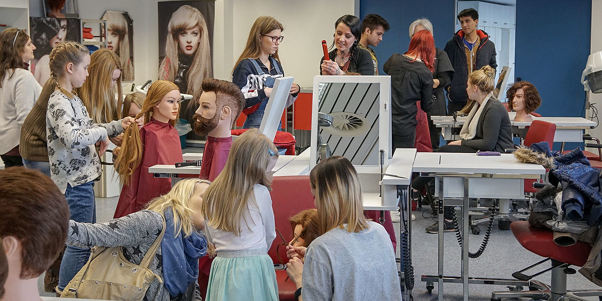 Die potenziellen Azubis von Morgen entdecken das Friseurhandwerk Die potenziellen Azubis von Morgen entdecken das Friseurhandwerk