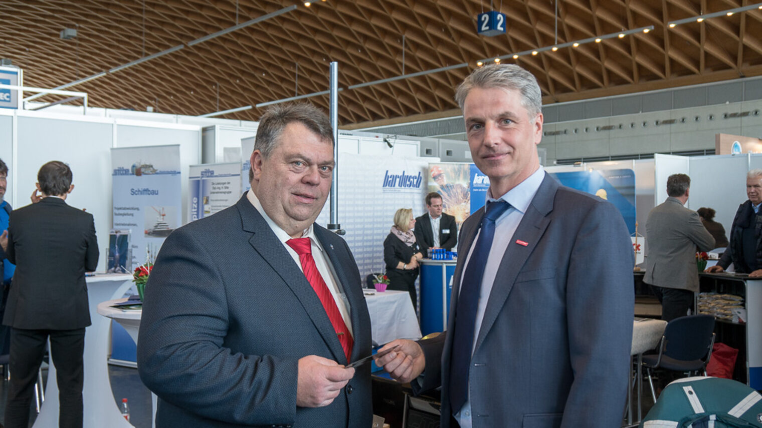 Hauptgeschäftsführer der Handwerkskammer OMV Jens-Uwe Hopf am Stand von EMP am Lieferantentag 2018