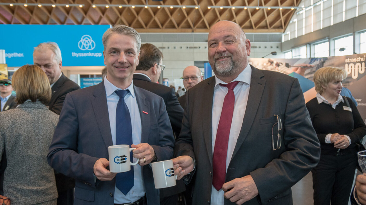 Wirtschaftsminister Harry Glawe zusammen mit dem Hauptgeschäftsführer der Handwerkskammer OMV Jens-Uwe Hopf