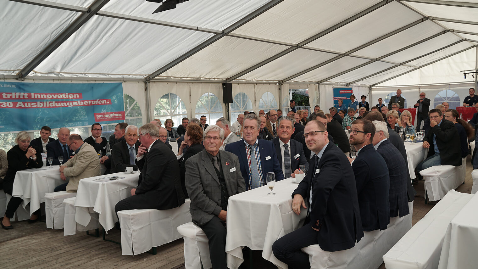 Zahlreiche ehrenamtlich tätige Handwerker und Handwerkerinnen kamen am 14. September nach Greifswald