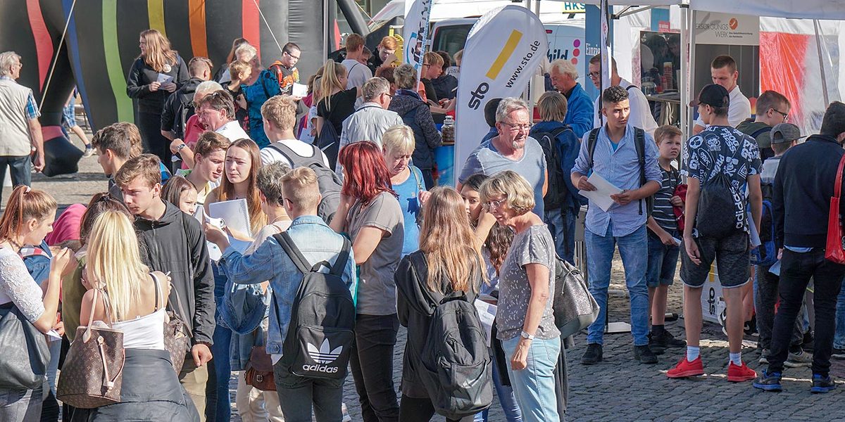 Zahlreiche Interessierte kamen zum Aktionstag der Maler- und Lackierer-Innung Zahlreiche Interessierte kamen zum Aktionstag der Maler- und Lackierer-Innung