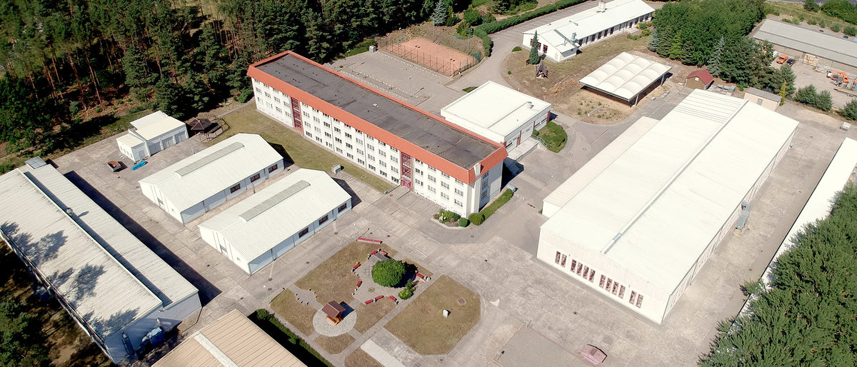 Handwerkerbildungszentrum Neustrelitz mit Internatsgebäude Handwerkerbildungszentrum Neustrelitz mit Internatsgebäude