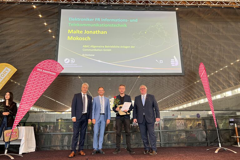 Leistungswettbewerb des Deutschen Handwerks 2022 - Auszeichnung der Landessieger M-V auf der Jobfactory in Rostock
