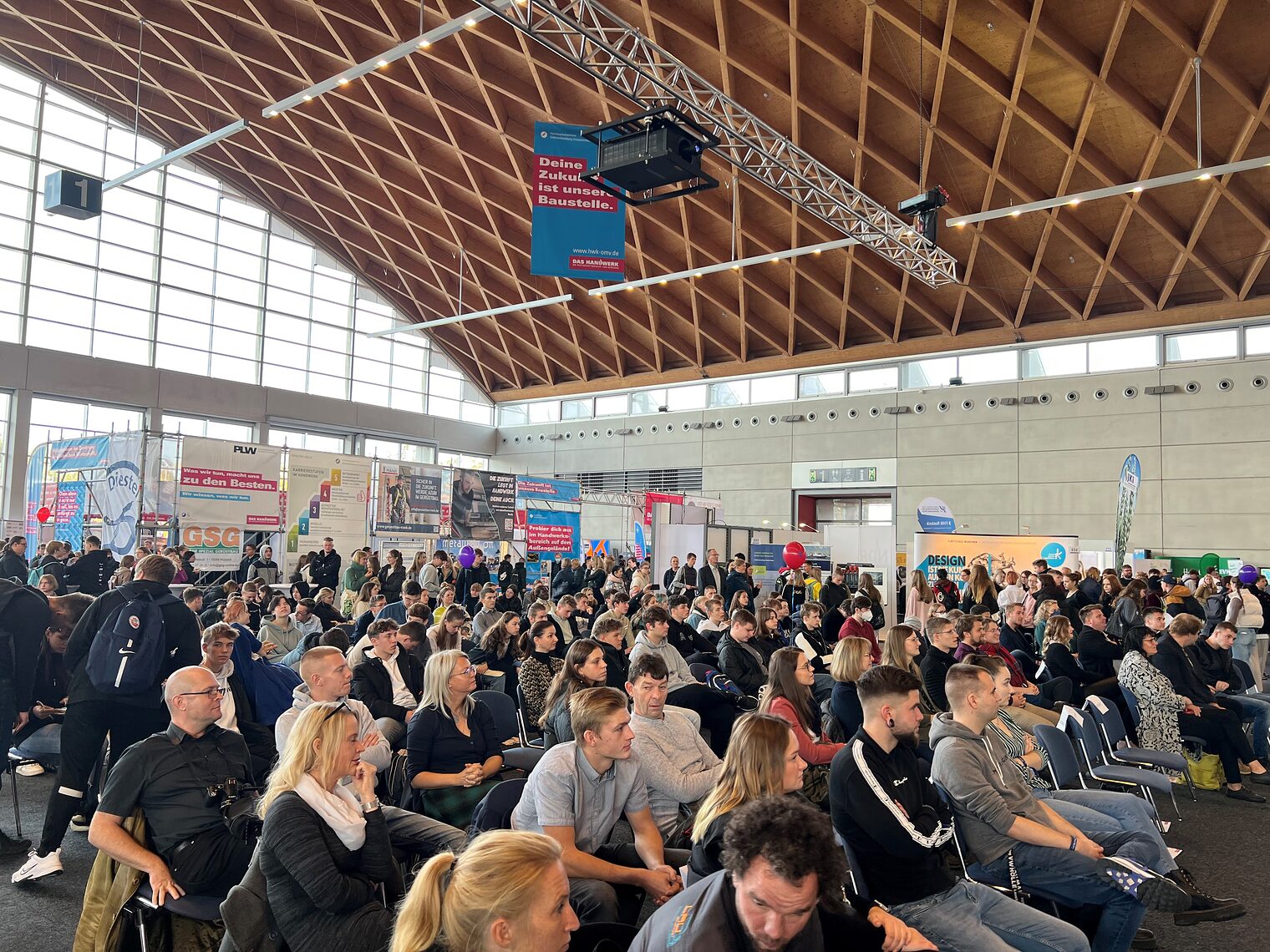 Leistungswettbewerb des Deutschen Handwerks 2022 - Auszeichnung der Landessieger M-V auf der Jobfactory in Rostock